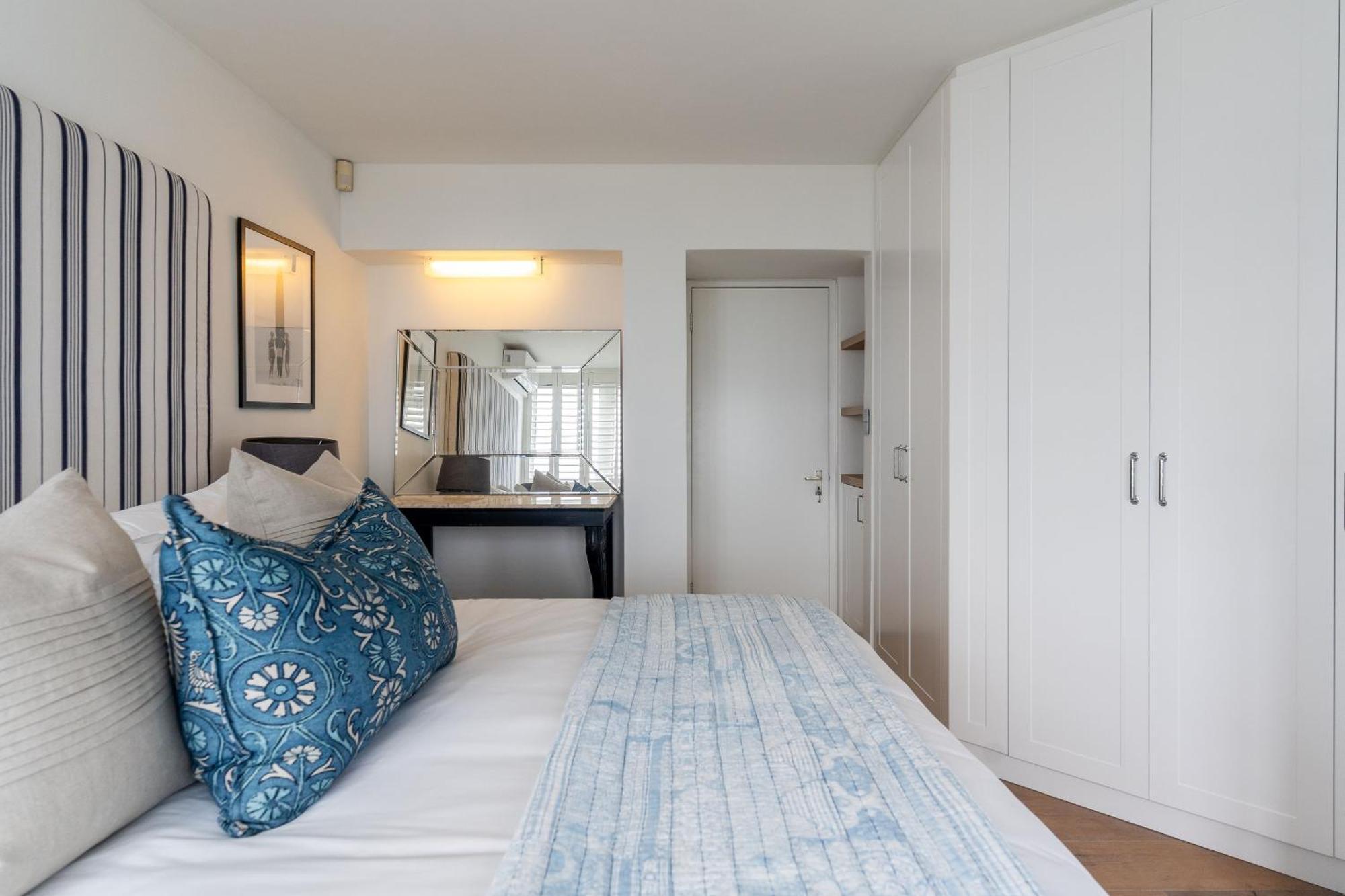 White Cliffs Penthouse Apartment