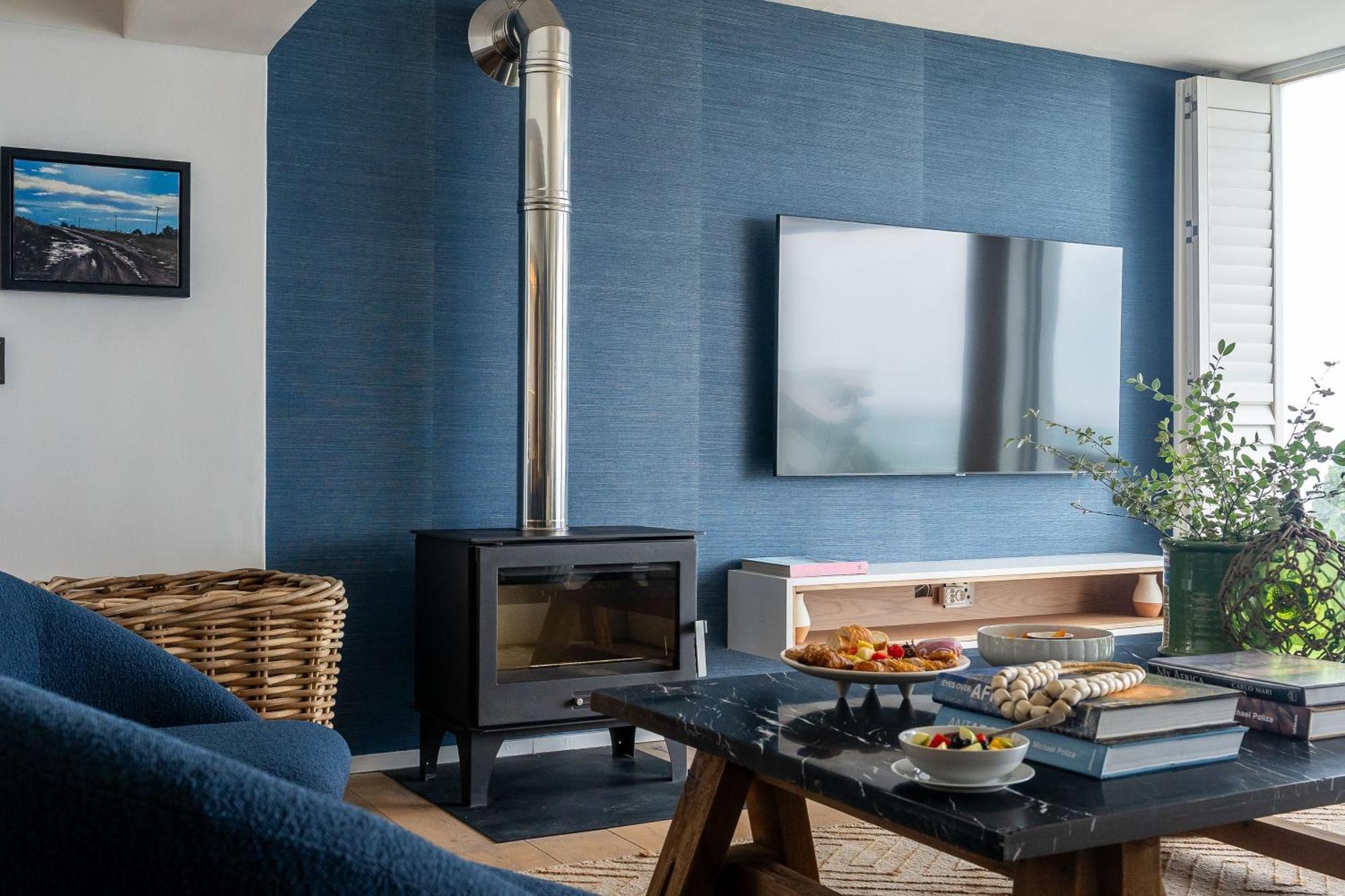 White Cliffs Penthouse Apartment *